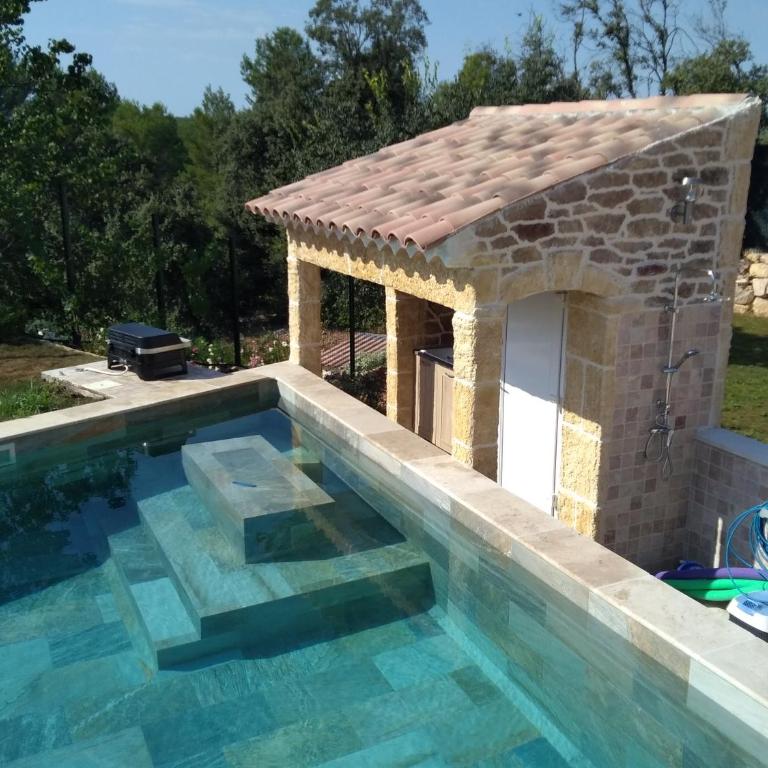 Lorgues jacuzzi spa privatif et piscine - Maison 1 Chambre - 8