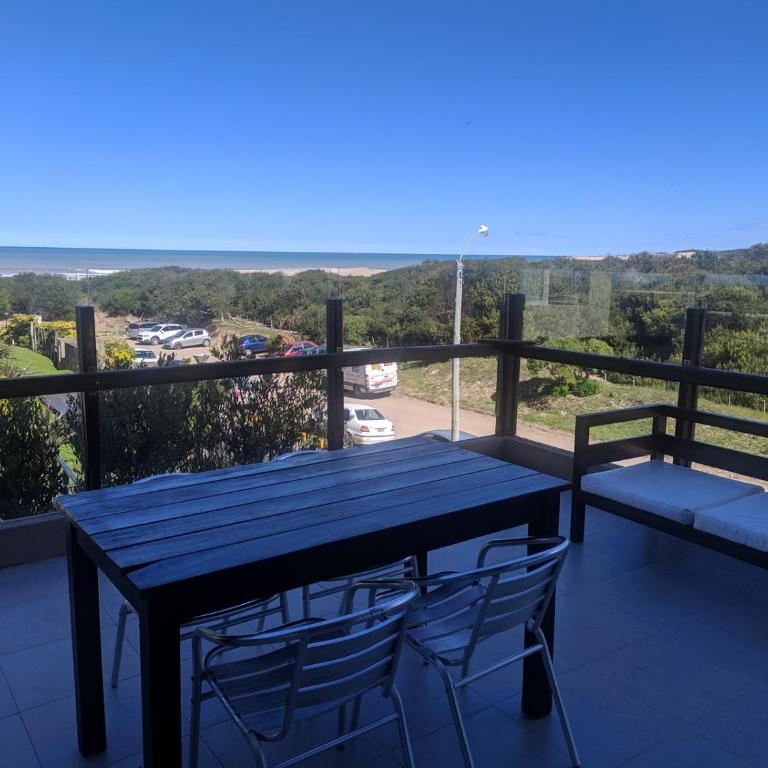 Linda Bay 202 - Studio - 2