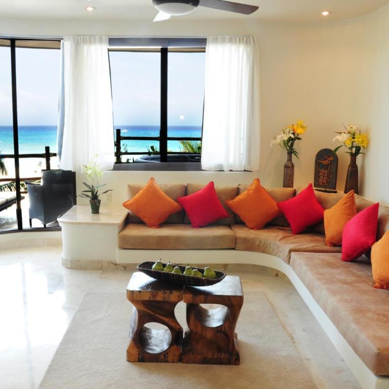 El Taj Oceanfront and Beachside Condo Hotel - Three Bedroom Premium Partial Sea View - 3