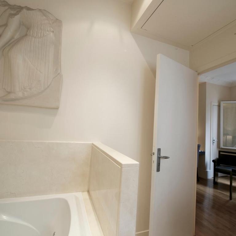 La Villa Paris - B&B - Chambre Lit King-Size avec Baignoire Spa - 13