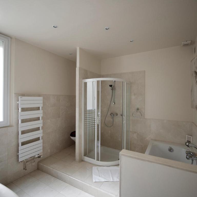 La Villa Paris - B&B - Chambre Lit King-Size avec Baignoire Spa - 12