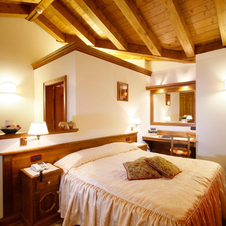 Hotel Columbia & Spa - Camera Superior Matrimoniale/Doppia con Letti Singoli con Vista Montagna - 3