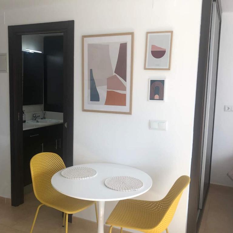 Apartmento studio boho a 1 minuto del puerto y la playa! - Apartamento de 1 dormitorio - 9