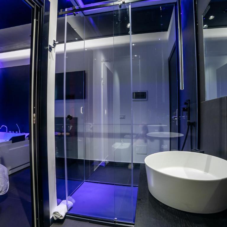Maximum hub suite&spa - Camera Queen con Vasca Idromassaggio - 18