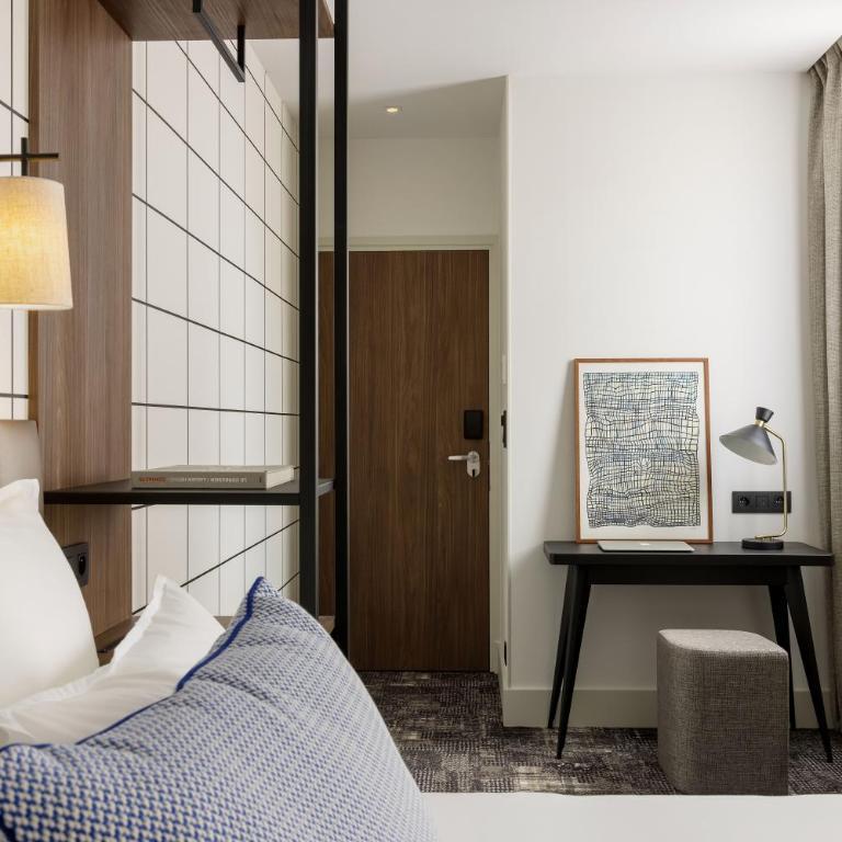 Hôtel Moderniste - Grande Chambre Triple - 6