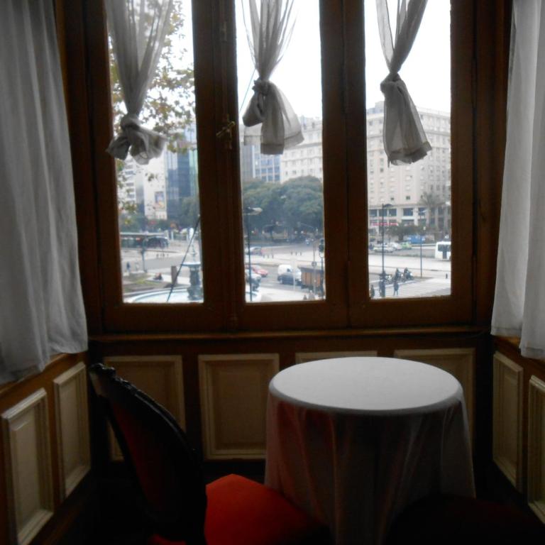 Hotel Reina - Habitación Triple Estándar - 12