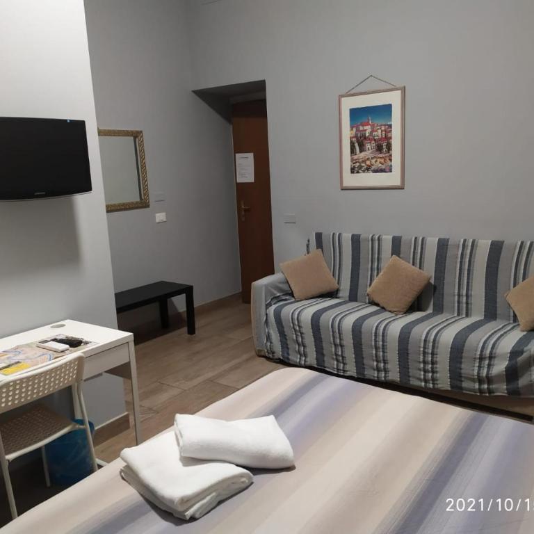 NEW PARADISE - Deluxe King Room - 15