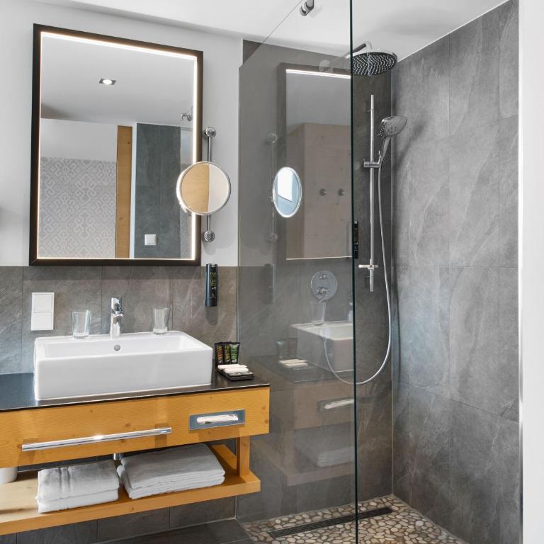 Alpen Hotel München - Deluxe Doppelzimmer Alpenchic - 10