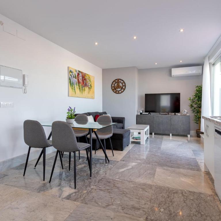 City Center Deluxe Sky View by Valcambre - Apartamento con terraza - 10