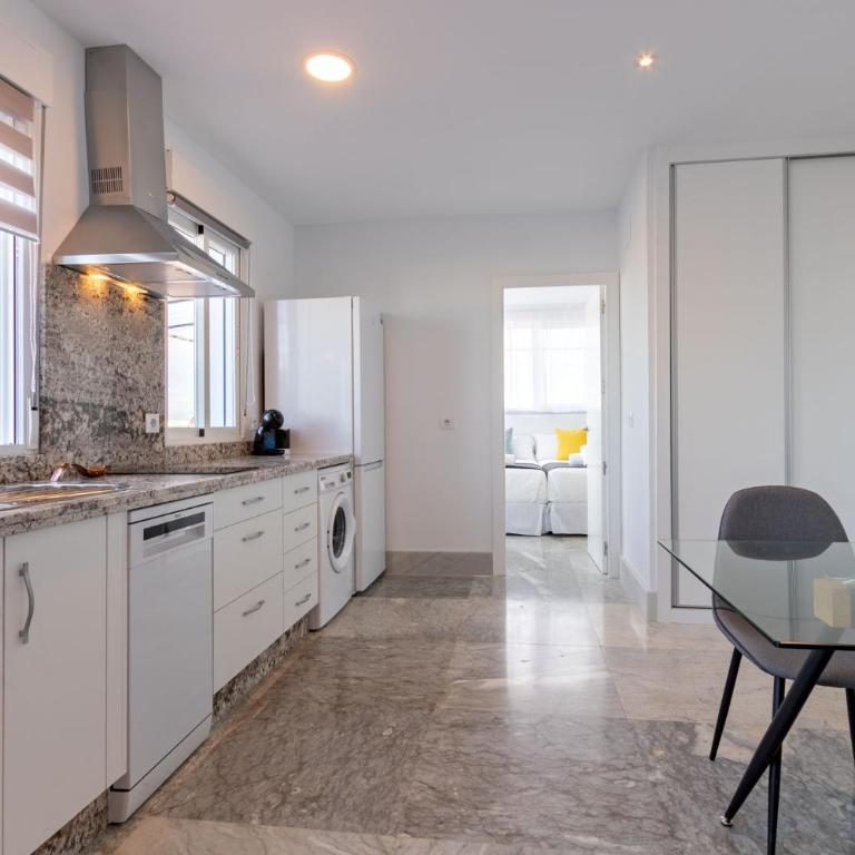 City Center Deluxe Sky View by Valcambre - Apartamento con terraza - 14
