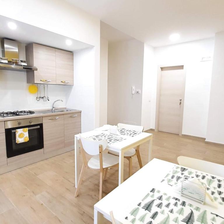 Comfy Vito Rooms with Ensuite and Parking - Bari Policlinico - Double Room with Private Bathroom - 1