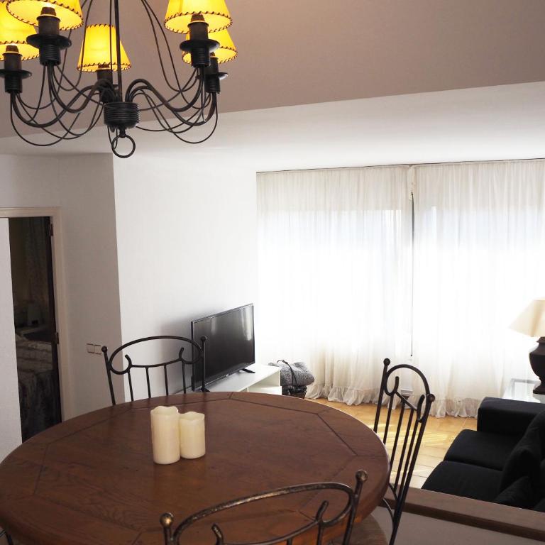 Saromar I Apartament amb gran terrassa, per 6 persones a 5 minuts de la Platja Gran - Apartamento con terraza - 6