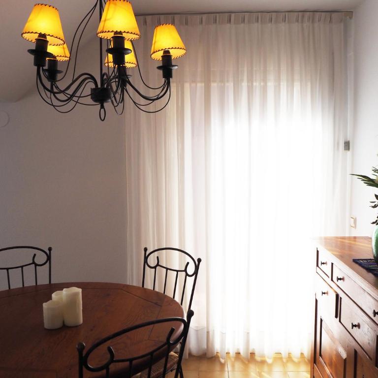 Saromar I Apartament amb gran terrassa, per 6 persones a 5 minuts de la Platja Gran - Apartamento con terraza - 9