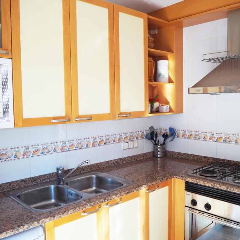 Saromar I Apartament amb gran terrassa, per 6 persones a 5 minuts de la Platja Gran - Apartamento con terraza - 20