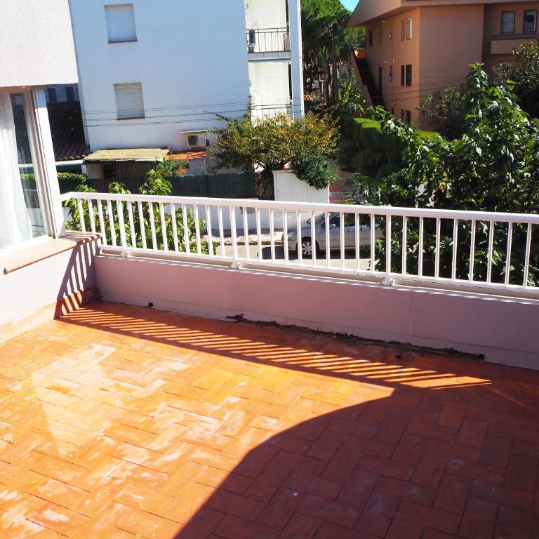 Saromar I Apartament amb gran terrassa, per 6 persones a 5 minuts de la Platja Gran - Apartamento con terraza - 27
