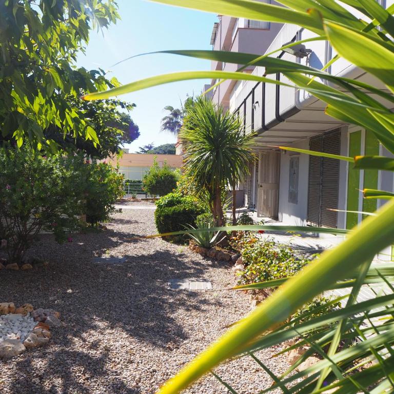 Saromar I Apartament amb gran terrassa, per 6 persones a 5 minuts de la Platja Gran - Apartamento con terraza - 32