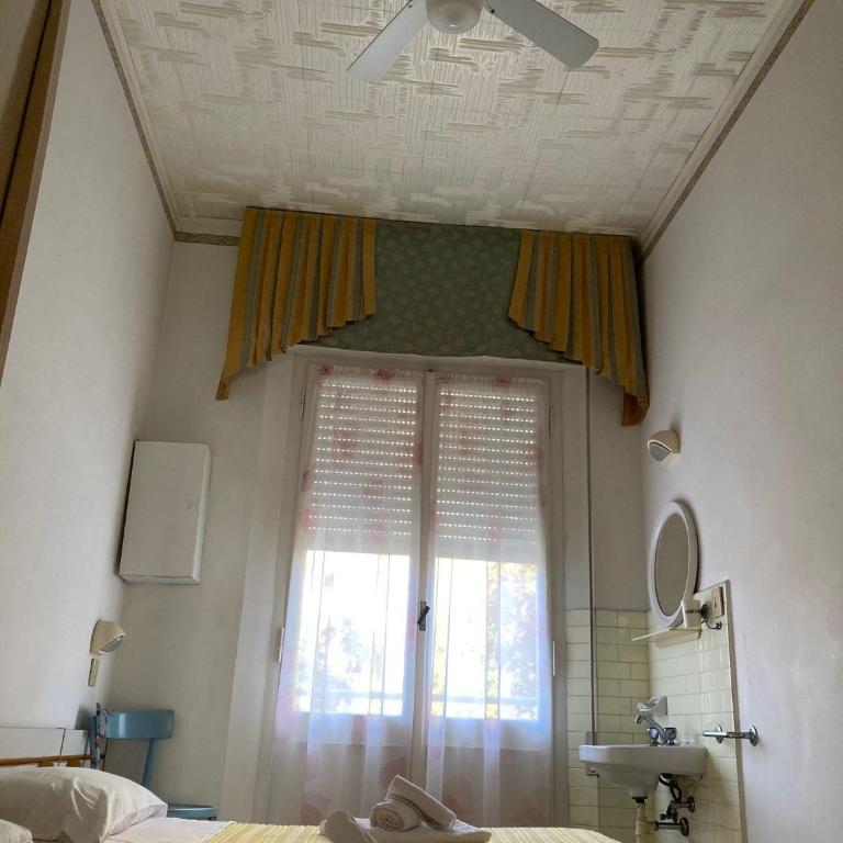 Hotel Villa Sorci - Camera Familiare con Balcone - 5