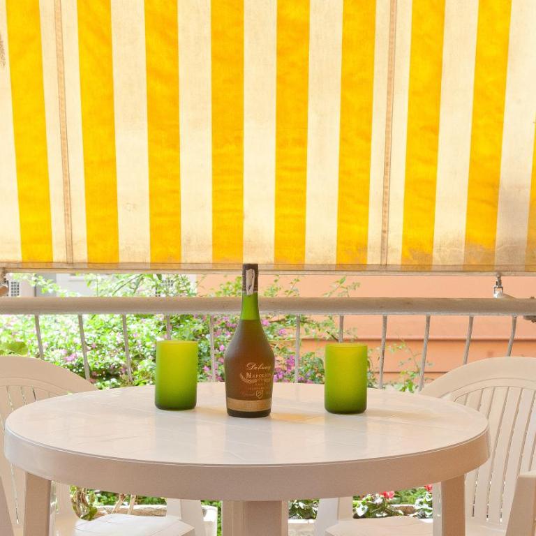 Pateras Flower-Rental in Rome - Appartamento con 2 Camere da Letto - 1