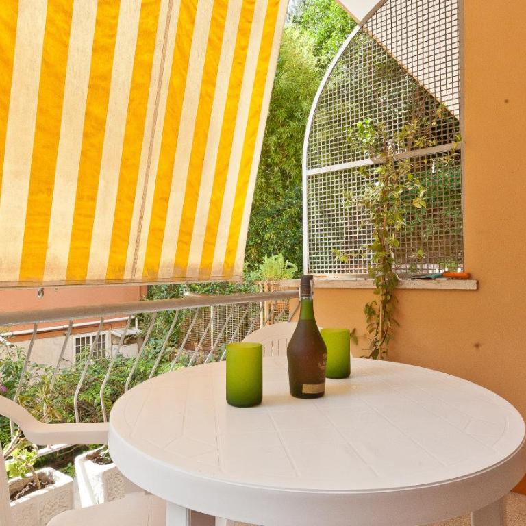 Pateras Flower-Rental in Rome - Appartamento con 2 Camere da Letto - 17