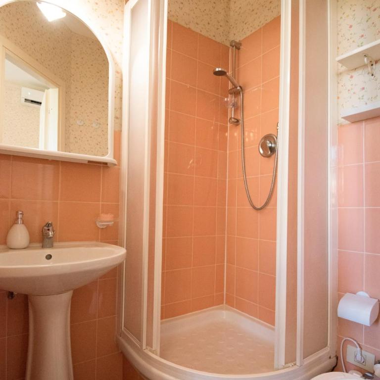 Giardino del Lago - Standard Double Room - 6