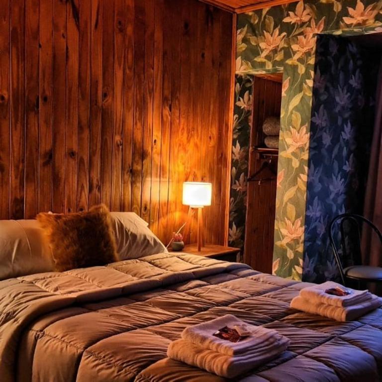 Hotel Lago del Desierto - Standard Queen Room - 3