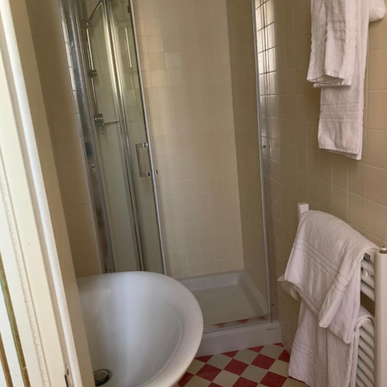 CASA MARGOT - Camera Tripla con Bagno Privato - 10