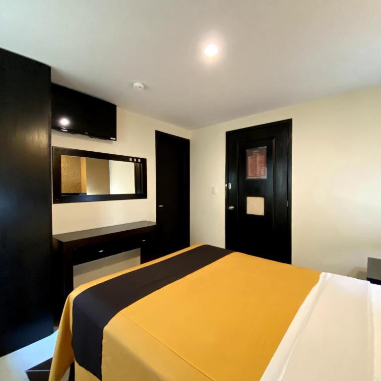 Hotel Escala Puebla Centro - Habitación con cama extragrande. - 9