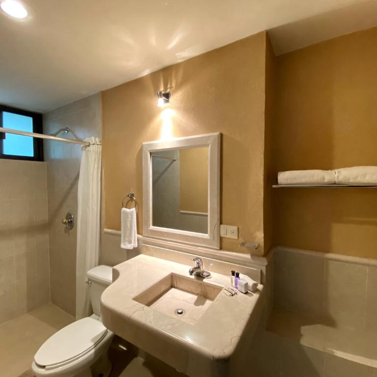 Hotel Escala Puebla Centro - Habitación con cama extragrande. - 8
