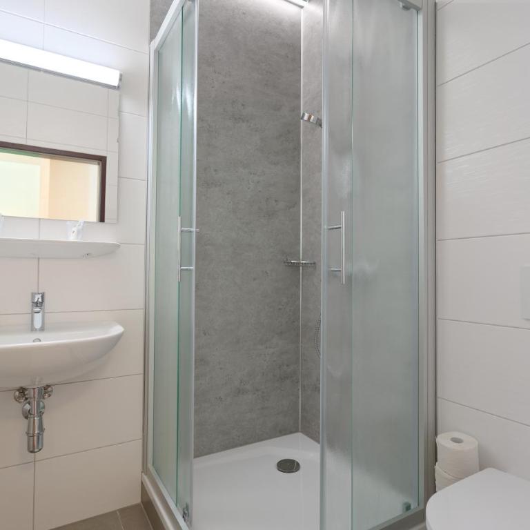 Jugendgästehaus Bad Ischl - Standard Vierbettzimmer - 4