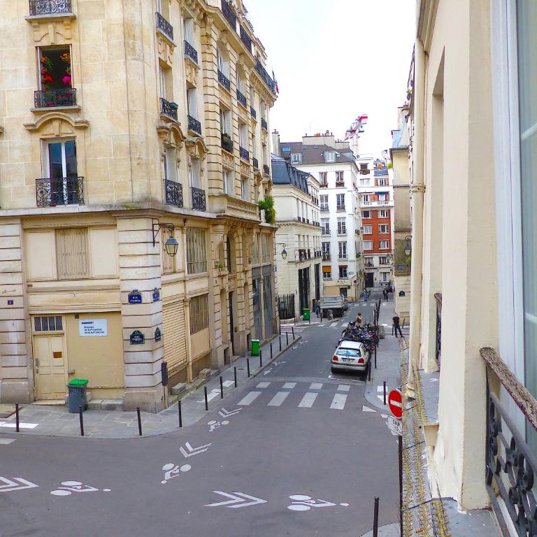 Real Parisian apartment with 2 bedrooms and AC - Appartement 2 Chambres - 22