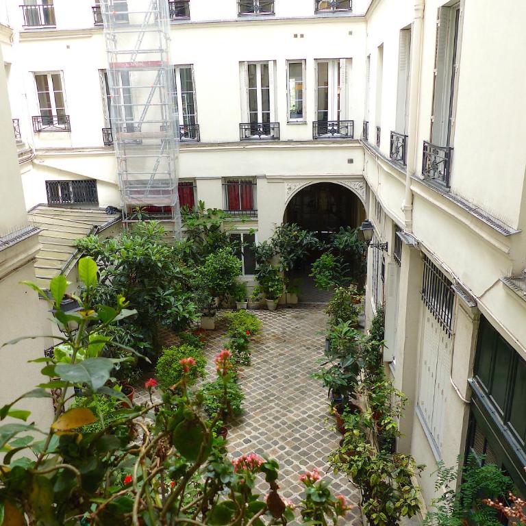 Real Parisian apartment with 2 bedrooms and AC - Appartement 2 Chambres - 18