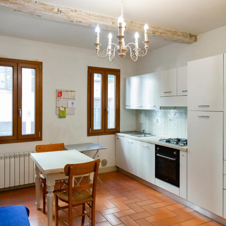 Graceful apartment in the heart of Florence - Appartamento con 2 Camere da Letto - 9