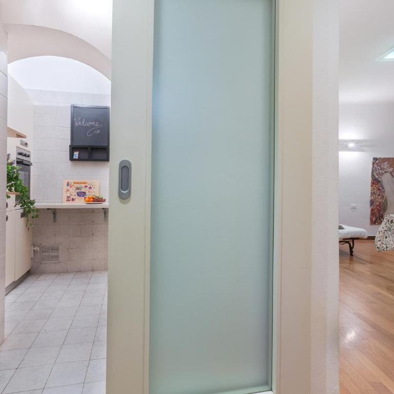 GuestHost - Cozy Apartment near Margherita Gardens! - One-Bedroom Apartment - 9