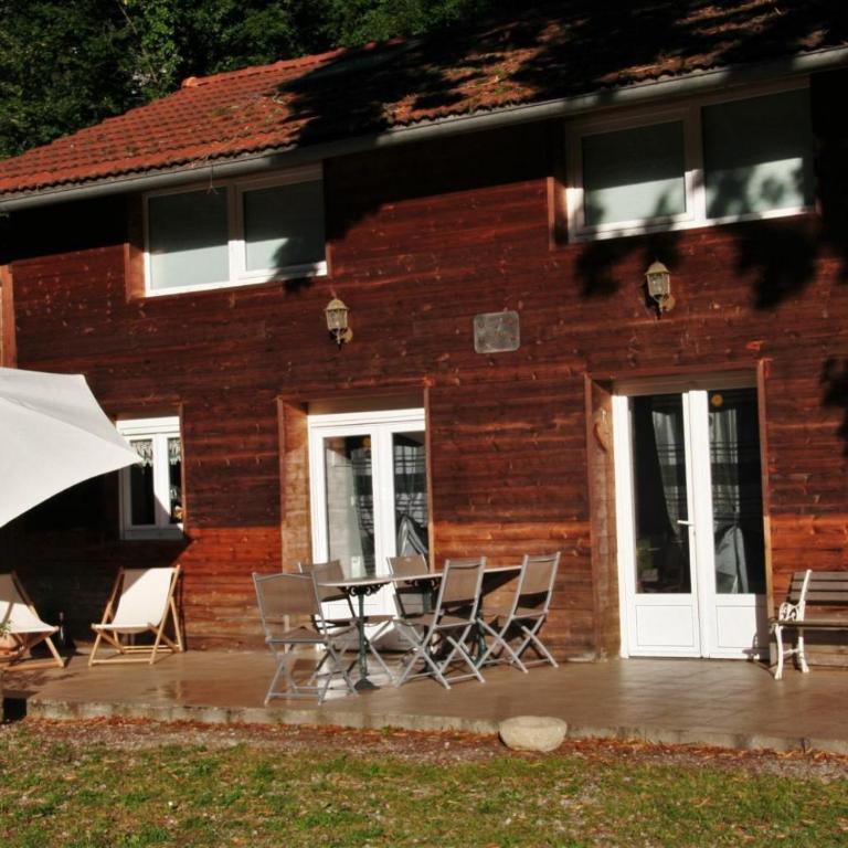 A l'orée du bois - Gîte - Cottage - Vue sur Jardin - 2