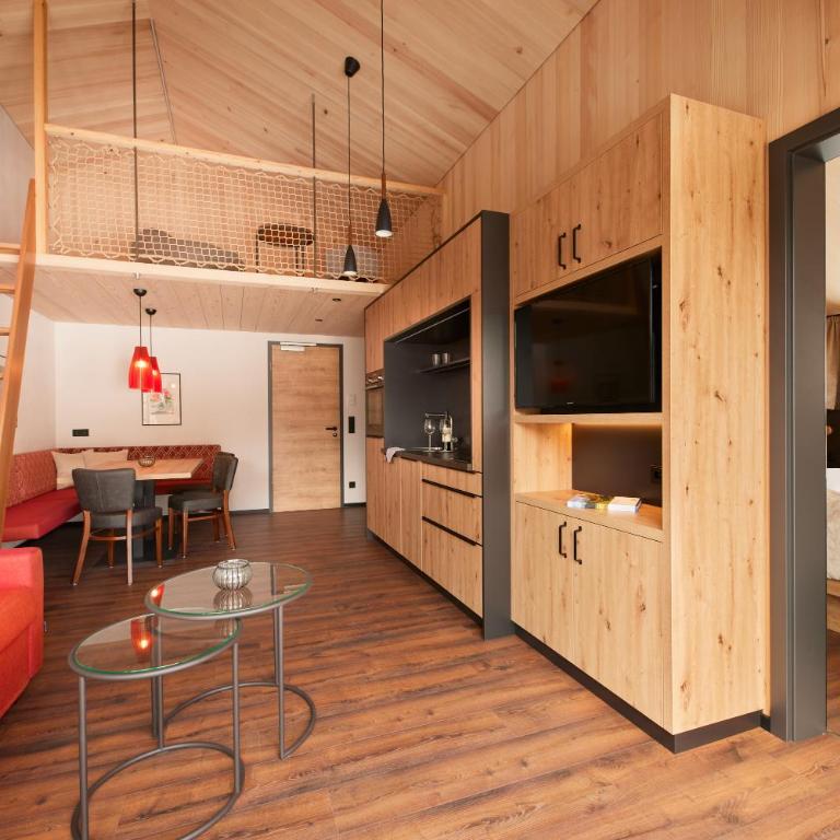 Siplinger Suites - Ferienwohnungen - Sauna und Fitness - Loft Apartment mit1 Schlafzimmer und Balkon - 1