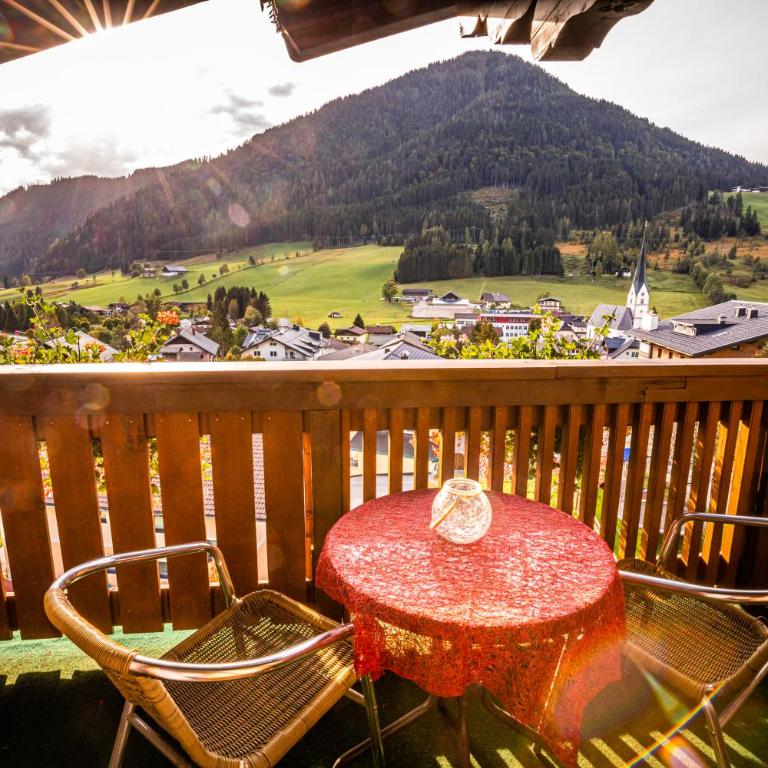 Haus Farmer - Large One-Bedroom Apartment with Balcony - 15
