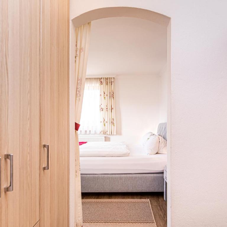Haus Farmer - One-Bedroom Apartment with Balcony - 9