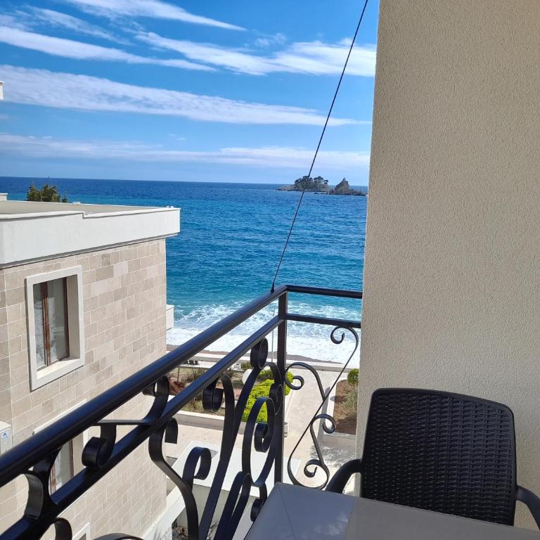 LuxBeachFront - Apartman s 1 Spavaćom Sobom, Balkonom i Pogledom na More - 21