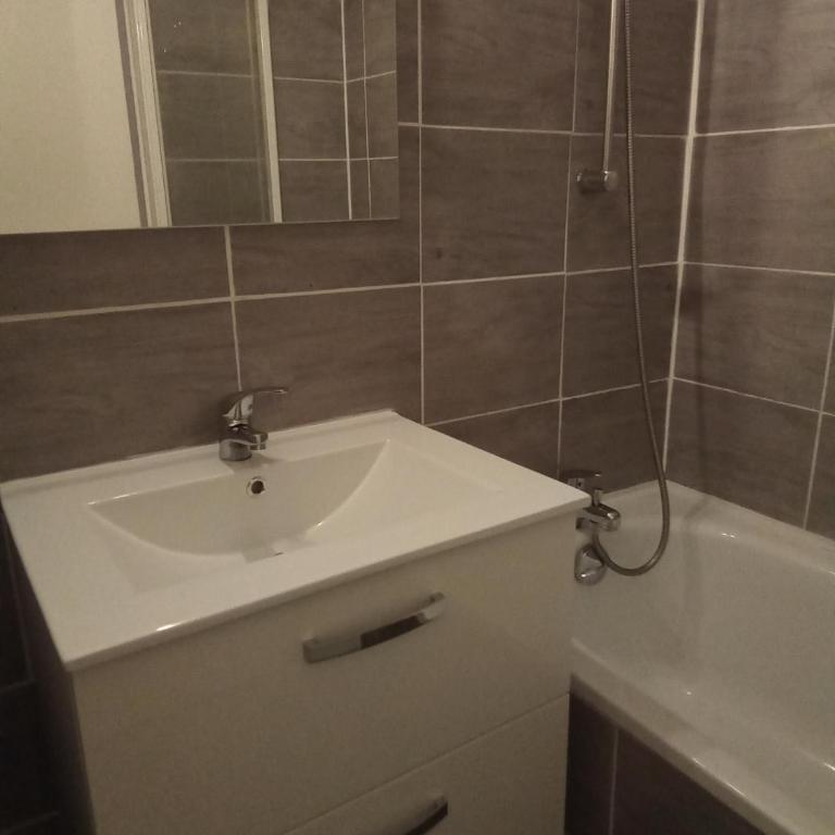 Studio St Lary village-vue montagne. - Apartamento de 1 dormitorio - 25