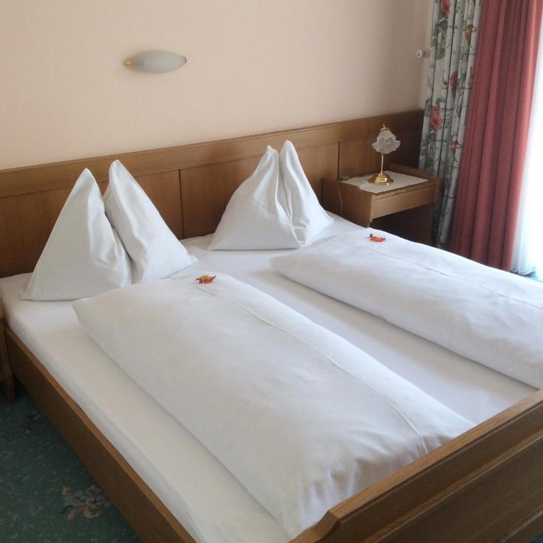 Gästehaus Fertschey - Doppelzimmer mit Balkon - 2