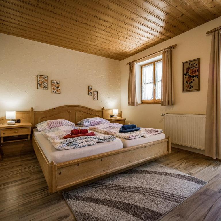 Hotel- Pension Oechsner - Doppelzimmer - 1