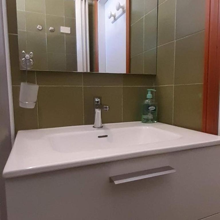 BeeLiving Room&Breakfast - Camera Matrimoniale con Bagno Privato - 6