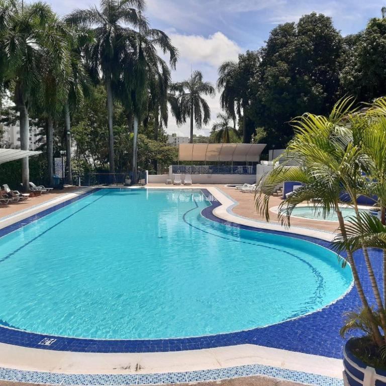 Condominio Girardot Resort Apartamento 6-402 Exclusiva vista panorámica-wi-fi - Apartamento con vistas a la piscina - 2