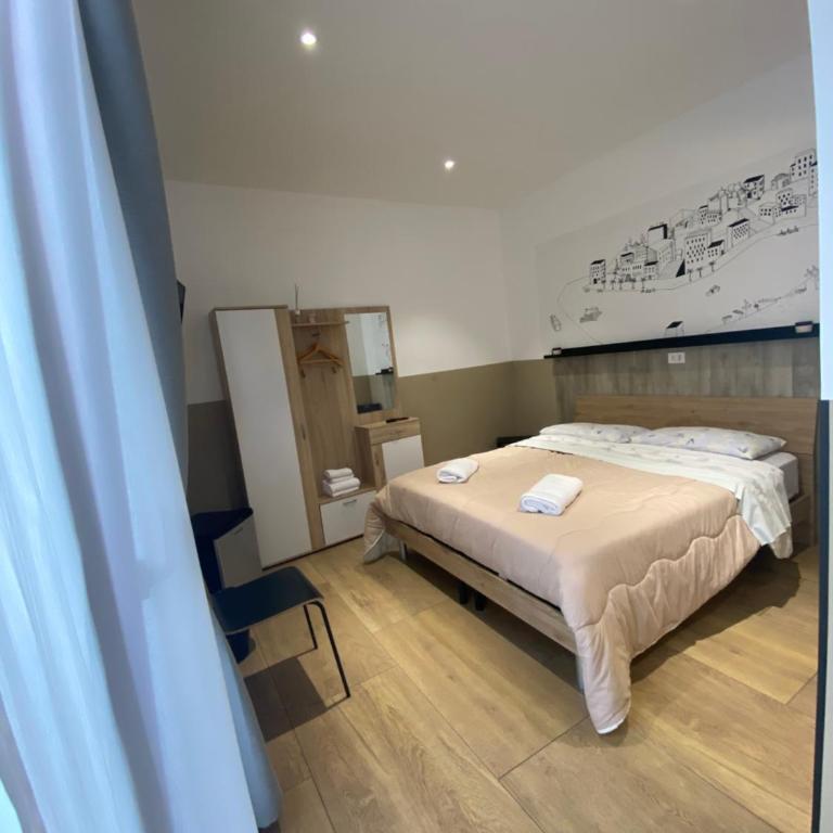 Handy - Deluxe King Room - 3