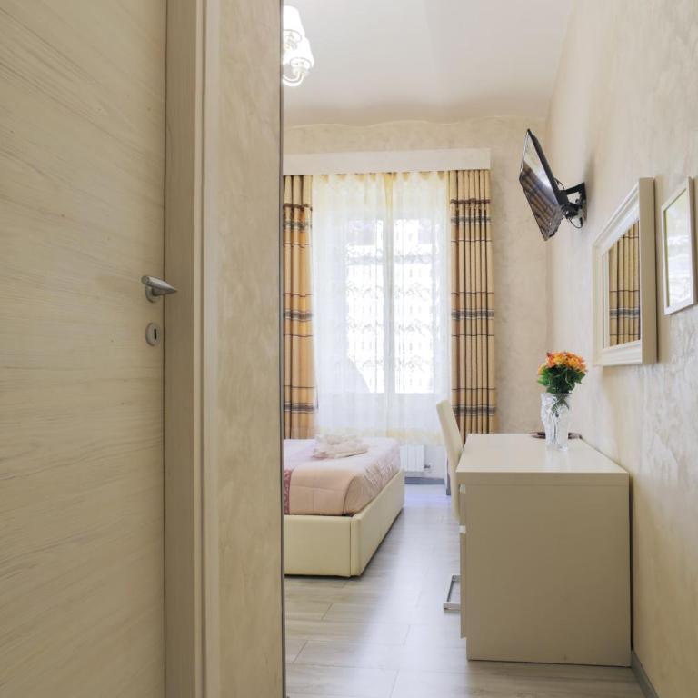 Rome Place - Double Room with Private Bathroom - 9
