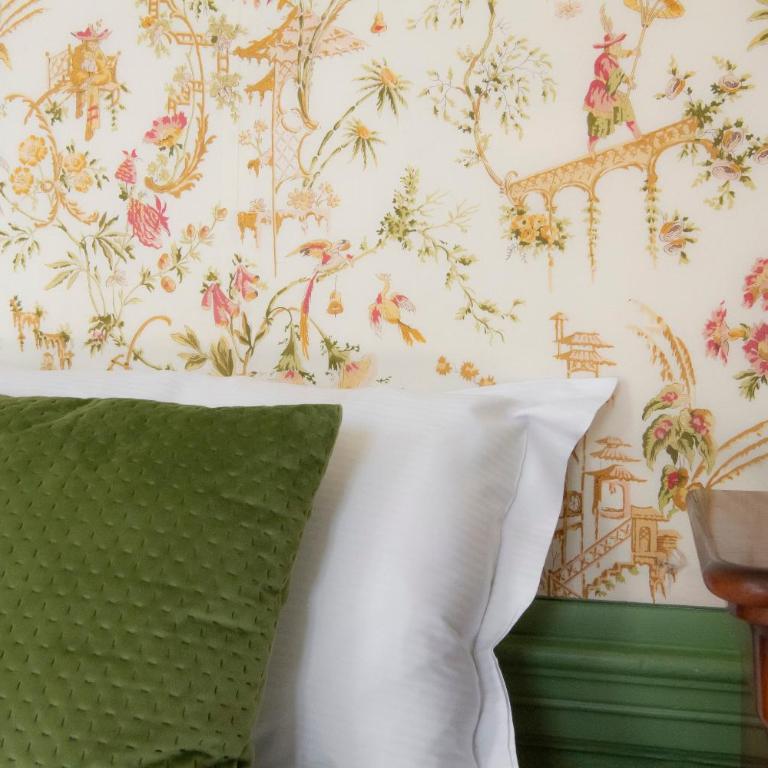 Hotel de Charme La Bonne Adresse - Logis hotels - Chambre Double Charmante - 8
