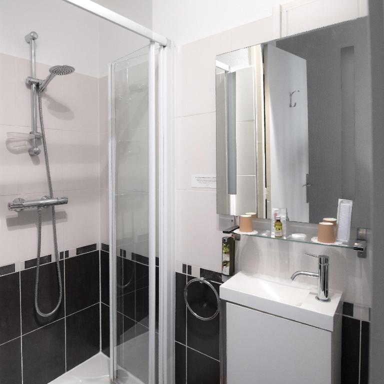 Hotel de Charme La Bonne Adresse - Logis hotels - Chambre Double Standard - 2