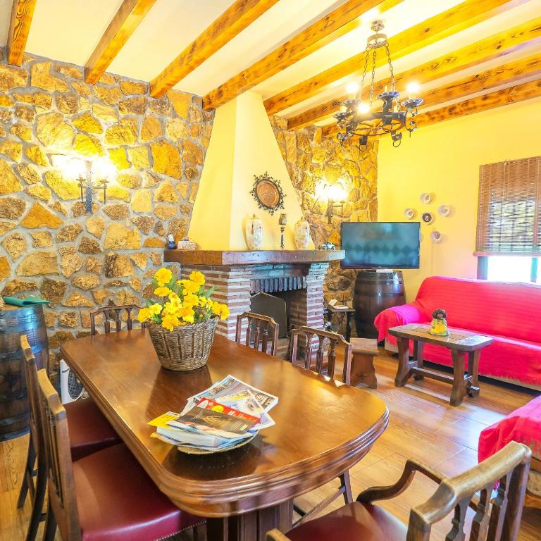 Cubo's Finca Jara - Three-Bedroom House - 11