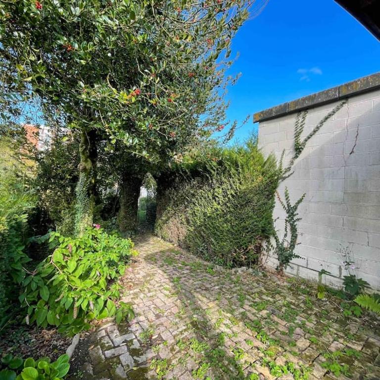 4 Ch - 10 pers - Grande Maison - Parking - Jardin - BBQ - Maison 4 Chambres - 45