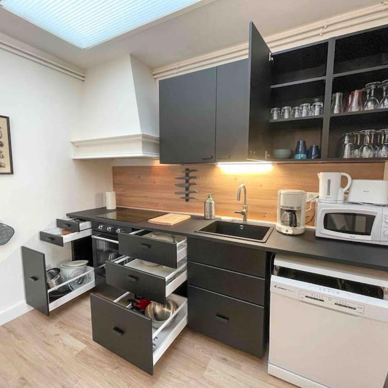 4 Ch - 10 pers - Grande Maison - Parking - Jardin - BBQ - Maison 4 Chambres - 18
